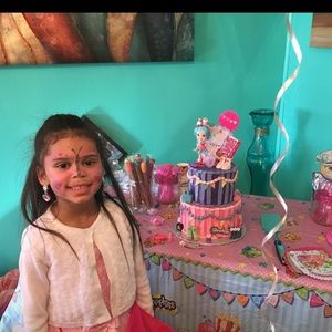 Meet your Posher, Chestine